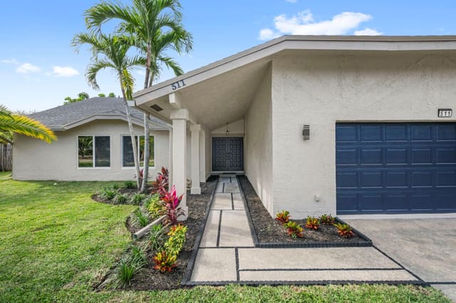 511 NW 78th Terrace, sold in Plantation Hills, Plantation, FL