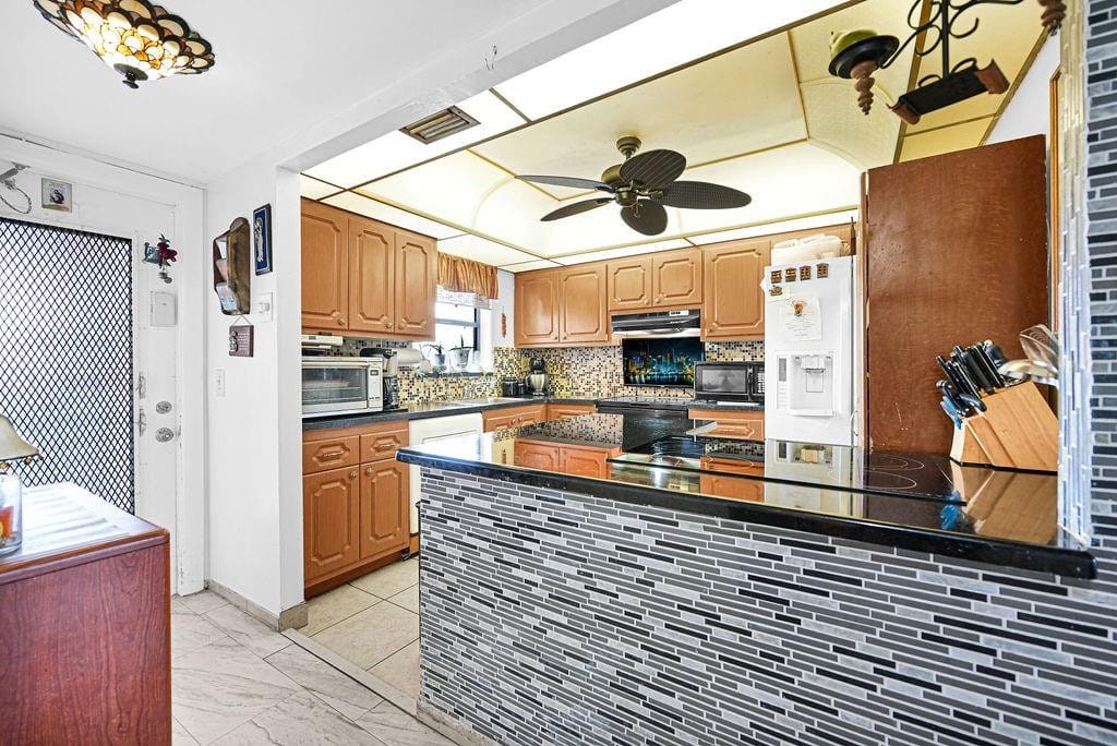 10442 Sunrise Lakes Boulevard 312, Sunrise, FL 33322 photo 22