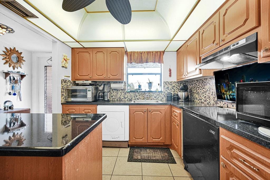 10442 Sunrise Lakes Boulevard 312, Sunrise, FL 33322 photo 24