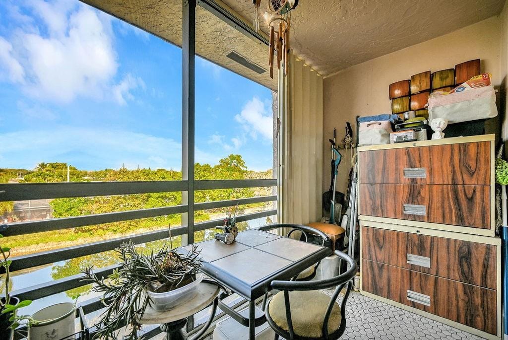 10442 Sunrise Lakes Boulevard 312, Sunrise, FL 33322 photo 26