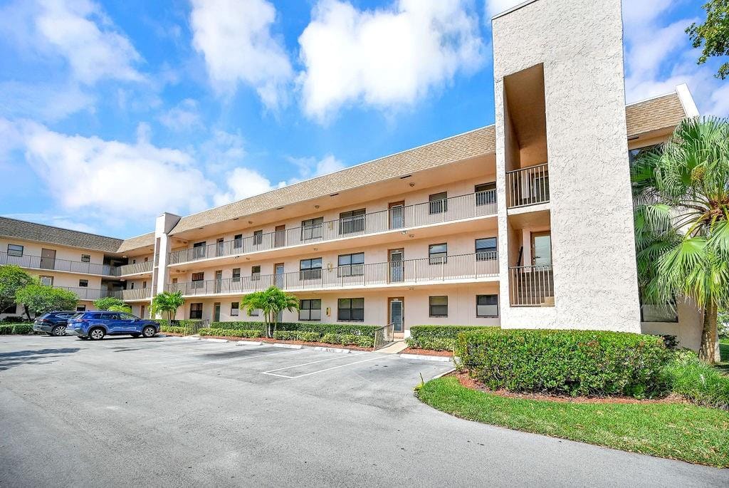10442 Sunrise Lakes Boulevard 312, Sunrise, FL 33322 photo 30