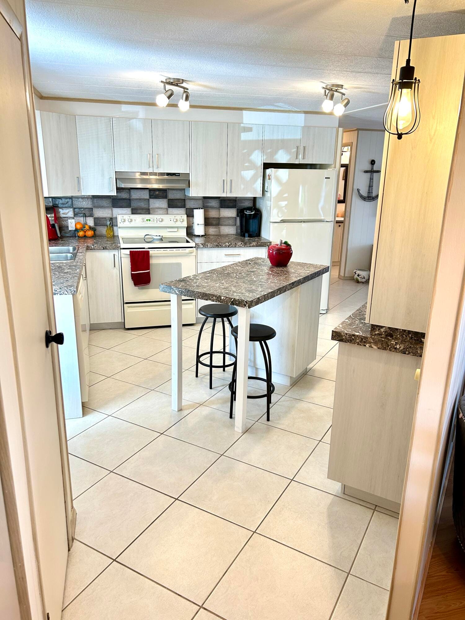 39012 Gayle Bay — photo 11