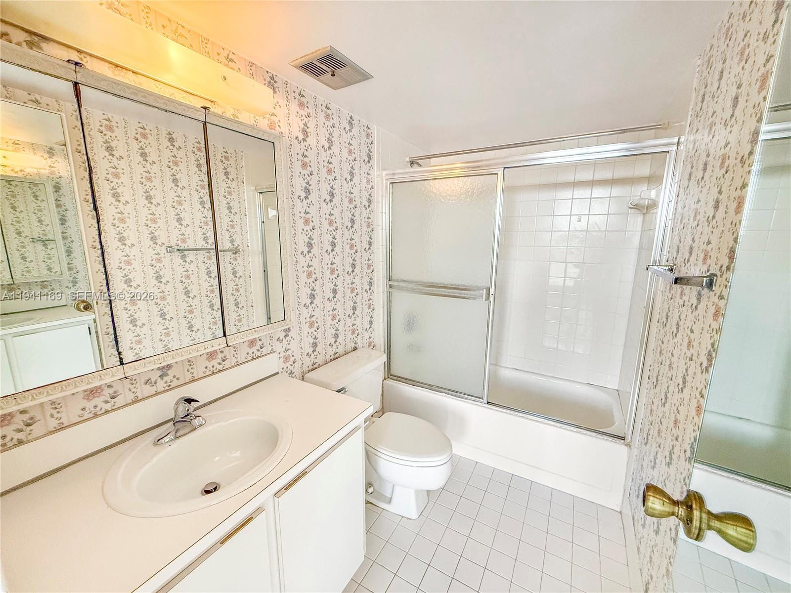 16570 NE 26th Avenue 2J, North Miami Beach, FL 33160 photo 6