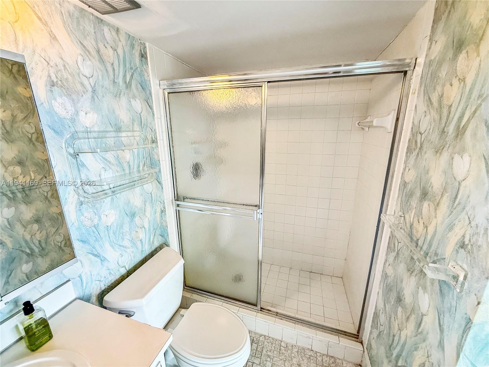 16570 NE 26th Avenue 2J, North Miami Beach, FL 33160 photo 8