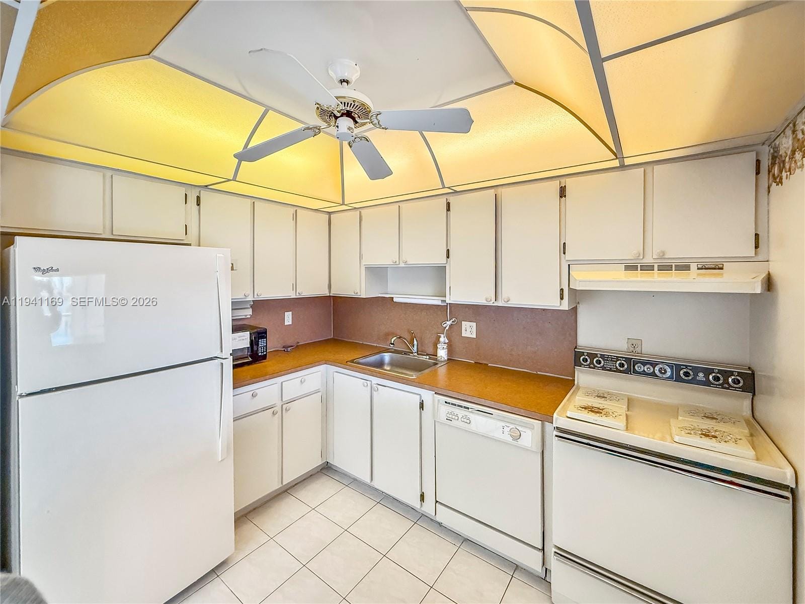 16570 NE 26th Avenue 2J, North Miami Beach, FL 33160 photo 10