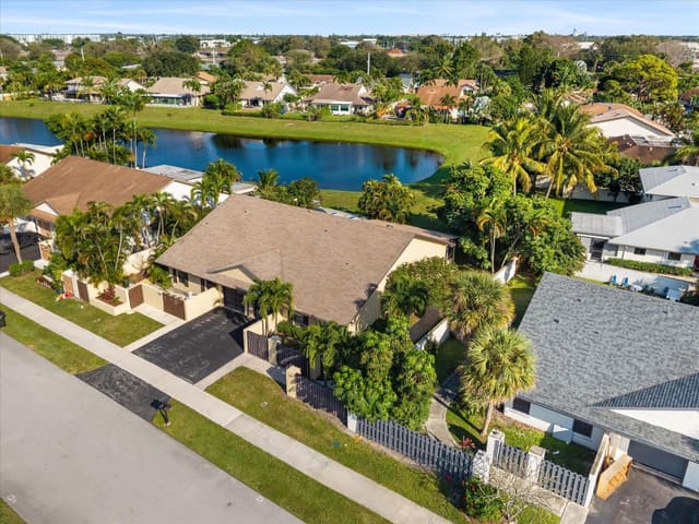 495 SW 28th Avenue, Delray Beach, FL 33445