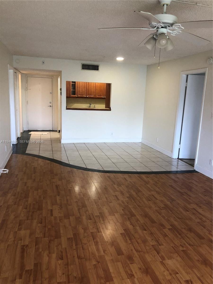 210 Lakeview Drive 207 — photo 4