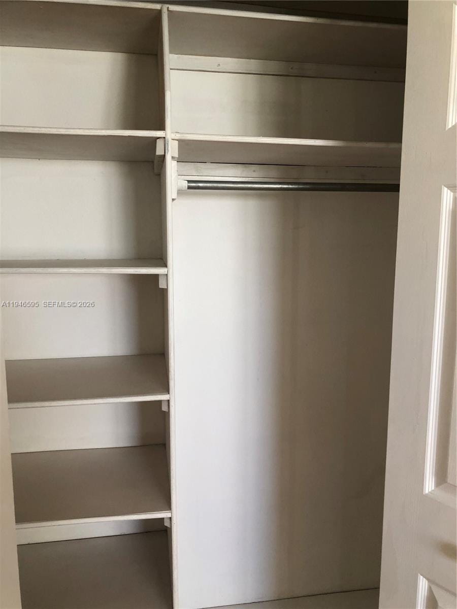 210 Lakeview Drive 207 — photo 6