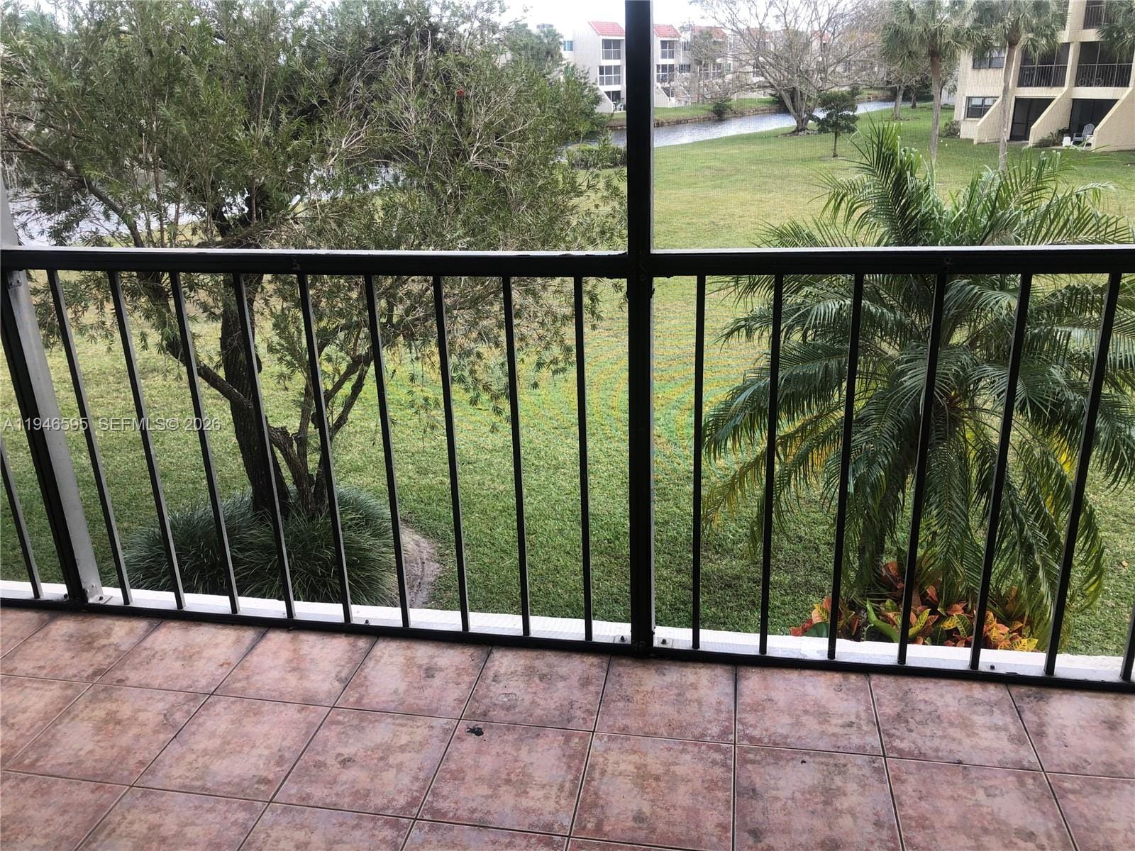 210 Lakeview Drive 207 — photo 8