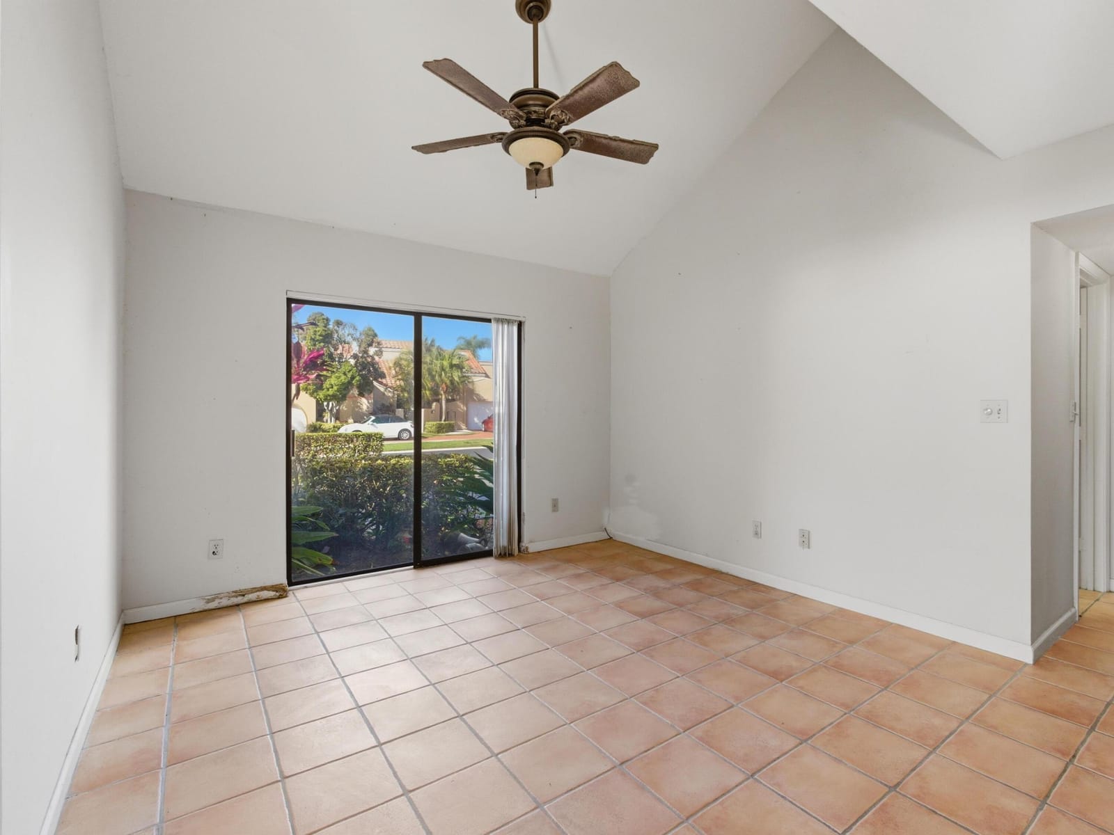 22511 Meridiana Drive — photo 3