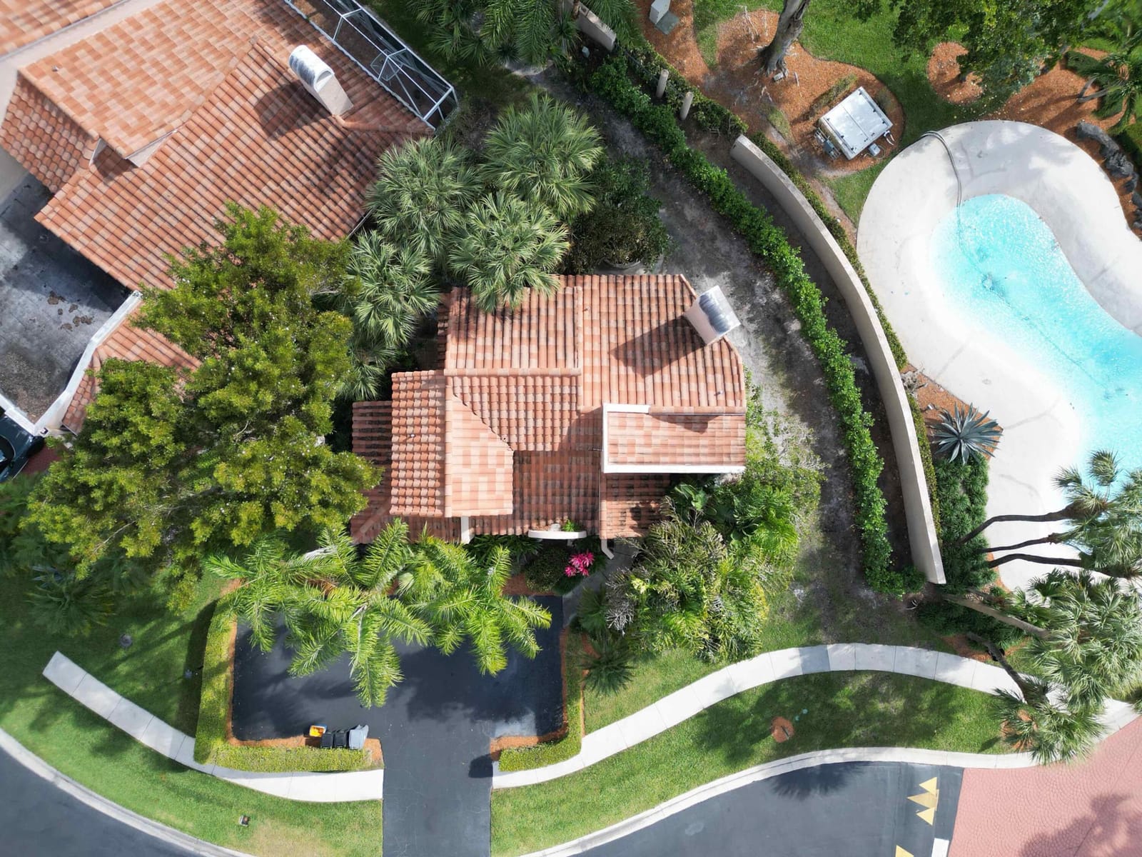22511 Meridiana Drive — photo 6