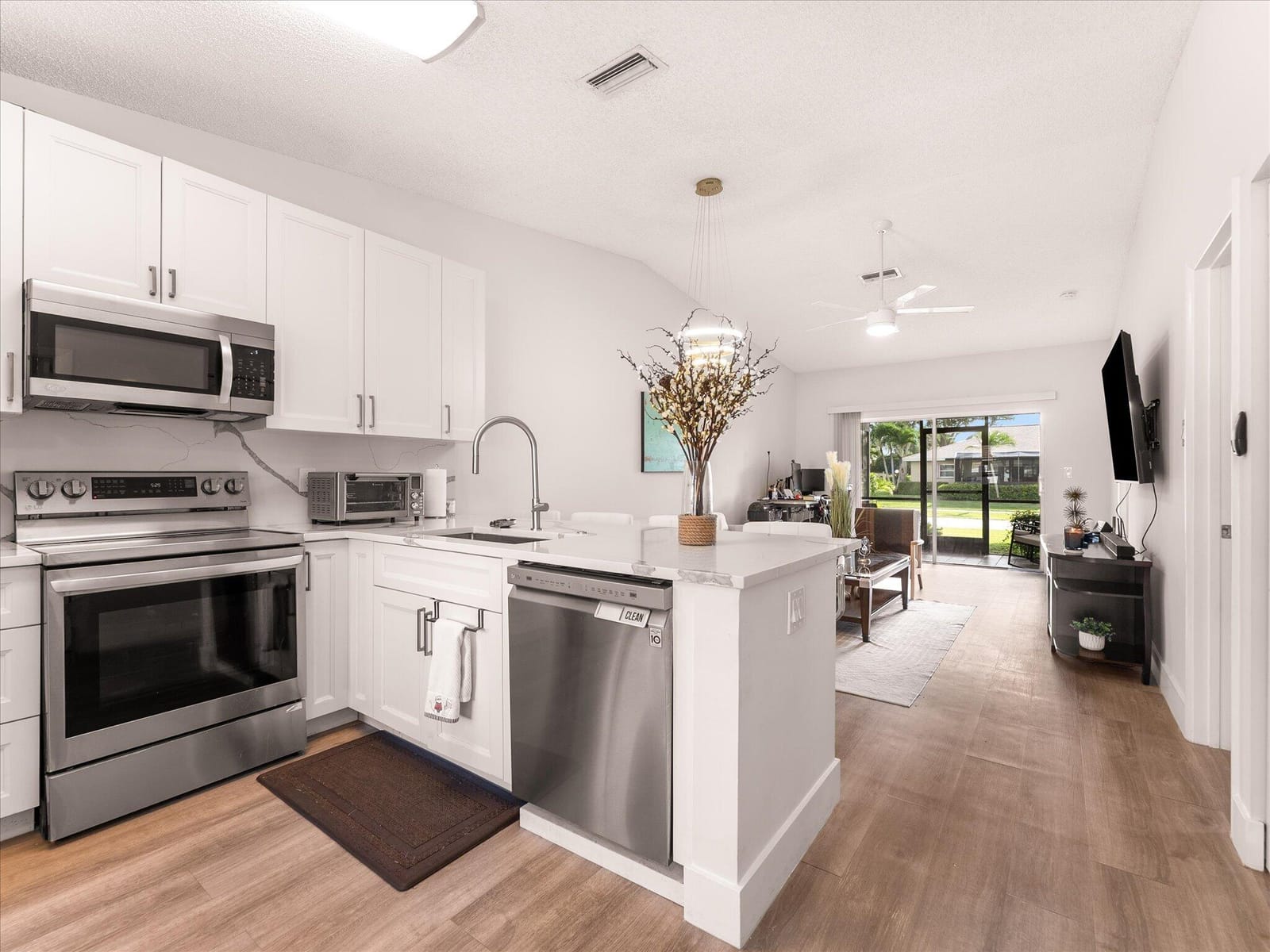 18861 Argosy Drive — photo 2