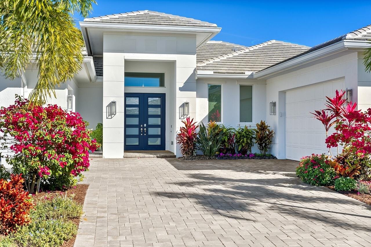 5577 Bent Pine Square, Vero Beach, FL 32967 photo 2