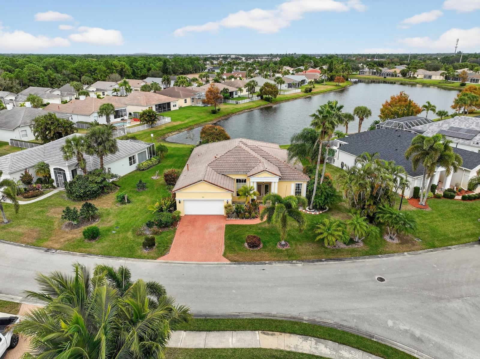 544 SW Lake Manatee Way — photo 3