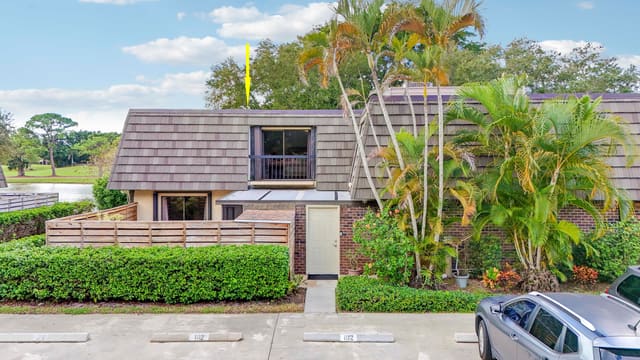 1114 11th Terrace, sold in Glenwood Twnhs, Palm Beach Gardens, FL