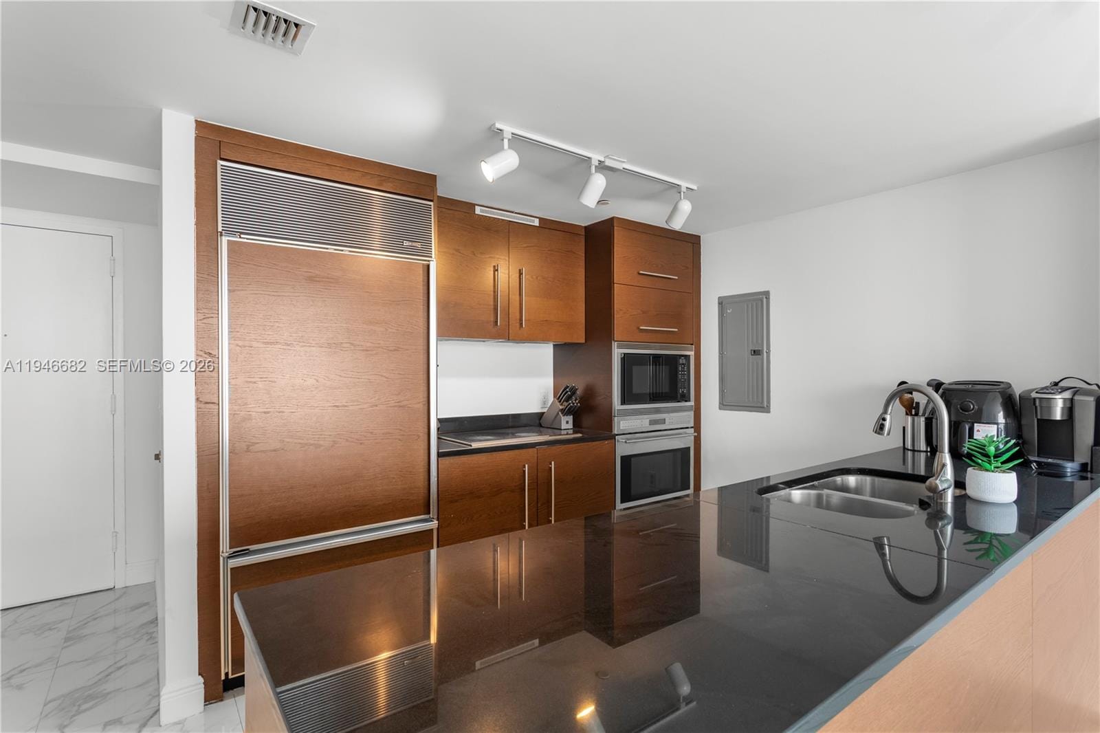 465 Brickell Avenue 5505, Miami, FL 33131 photo 2