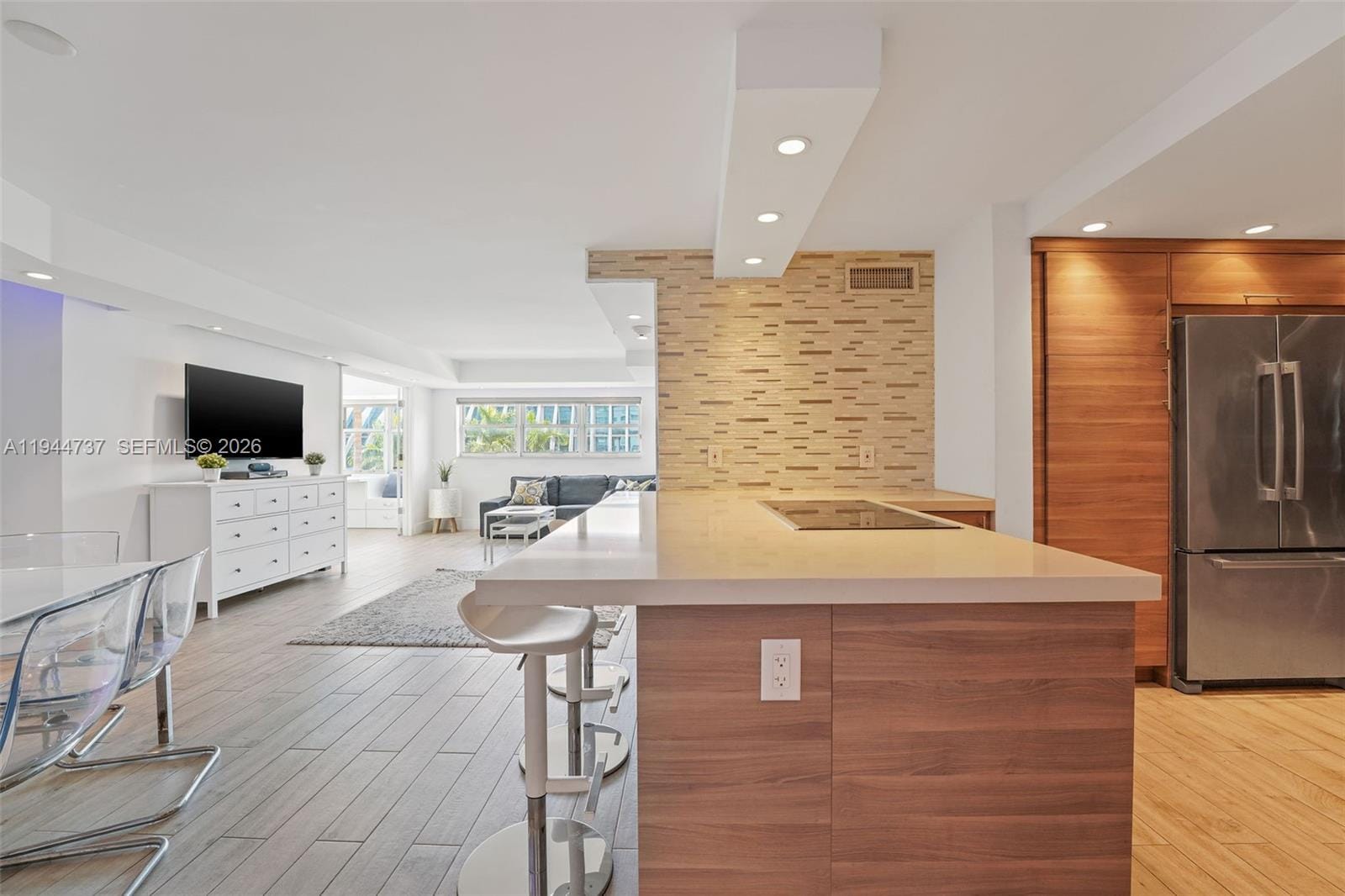 1881 Washington Avenue 5H — photo 2