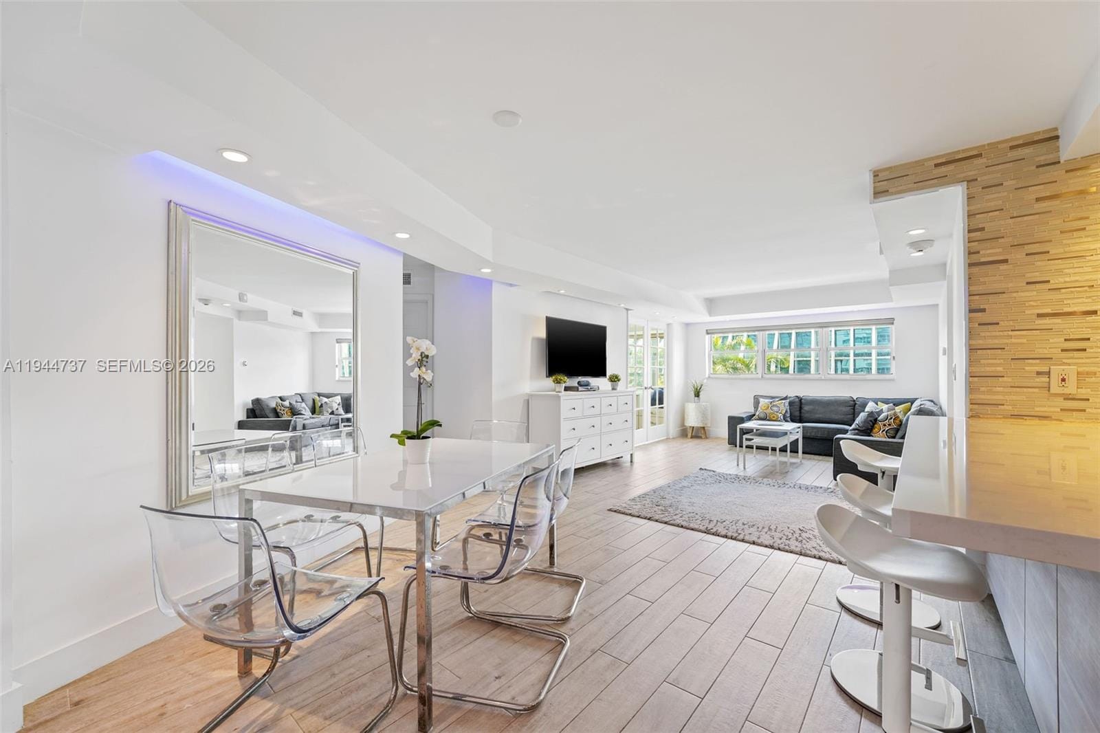 1881 Washington Avenue 5H — photo 3