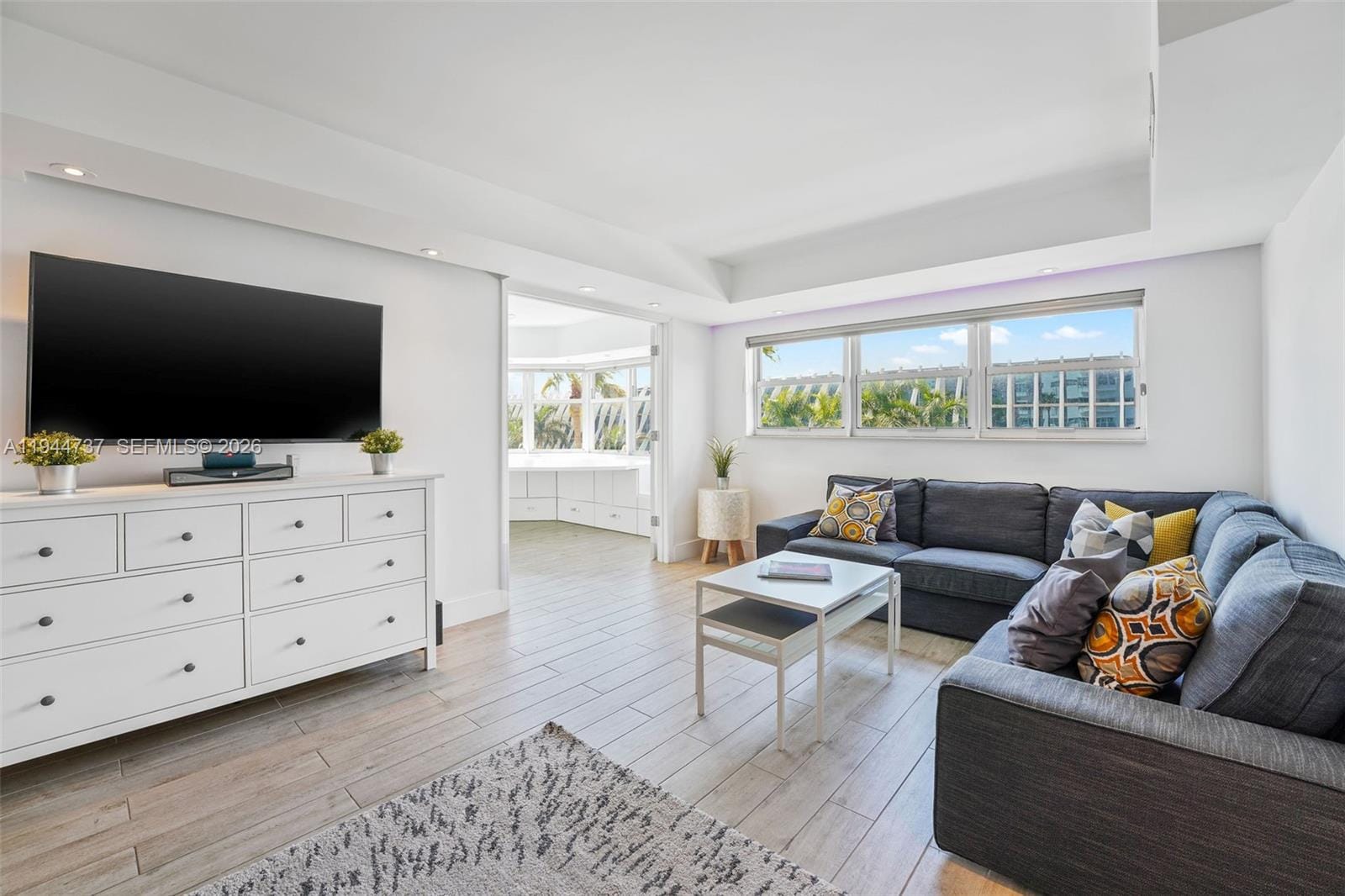 1881 Washington Avenue 5H — photo 6