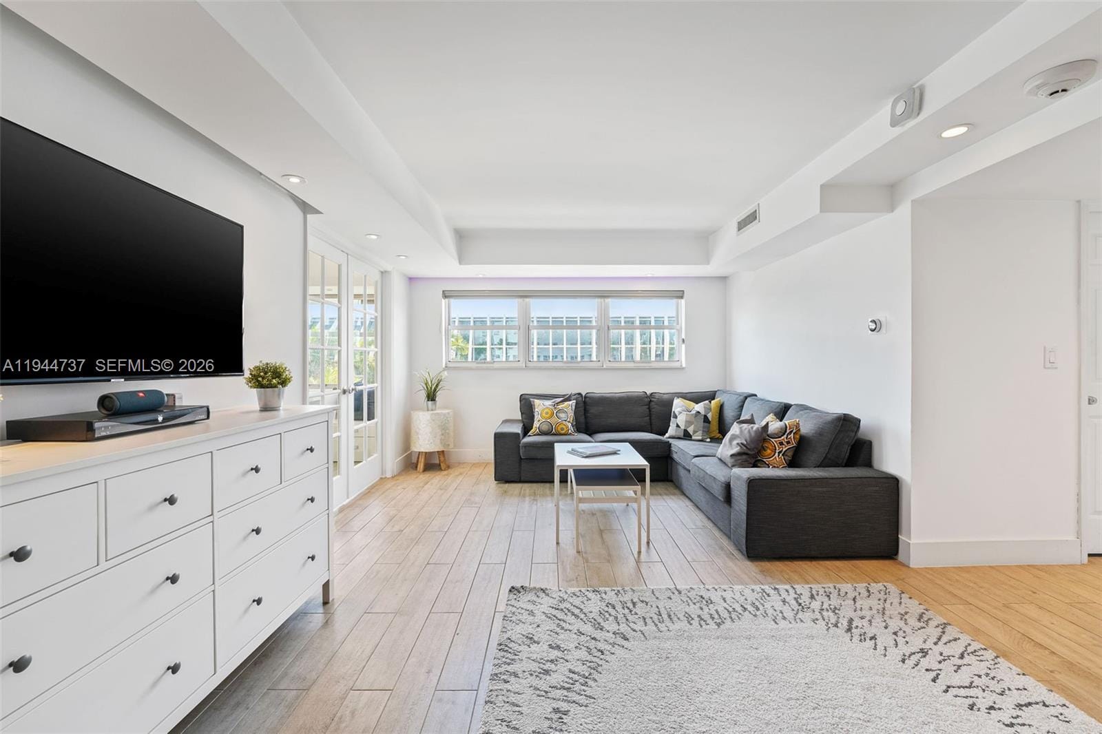 1881 Washington Avenue 5H — photo 7