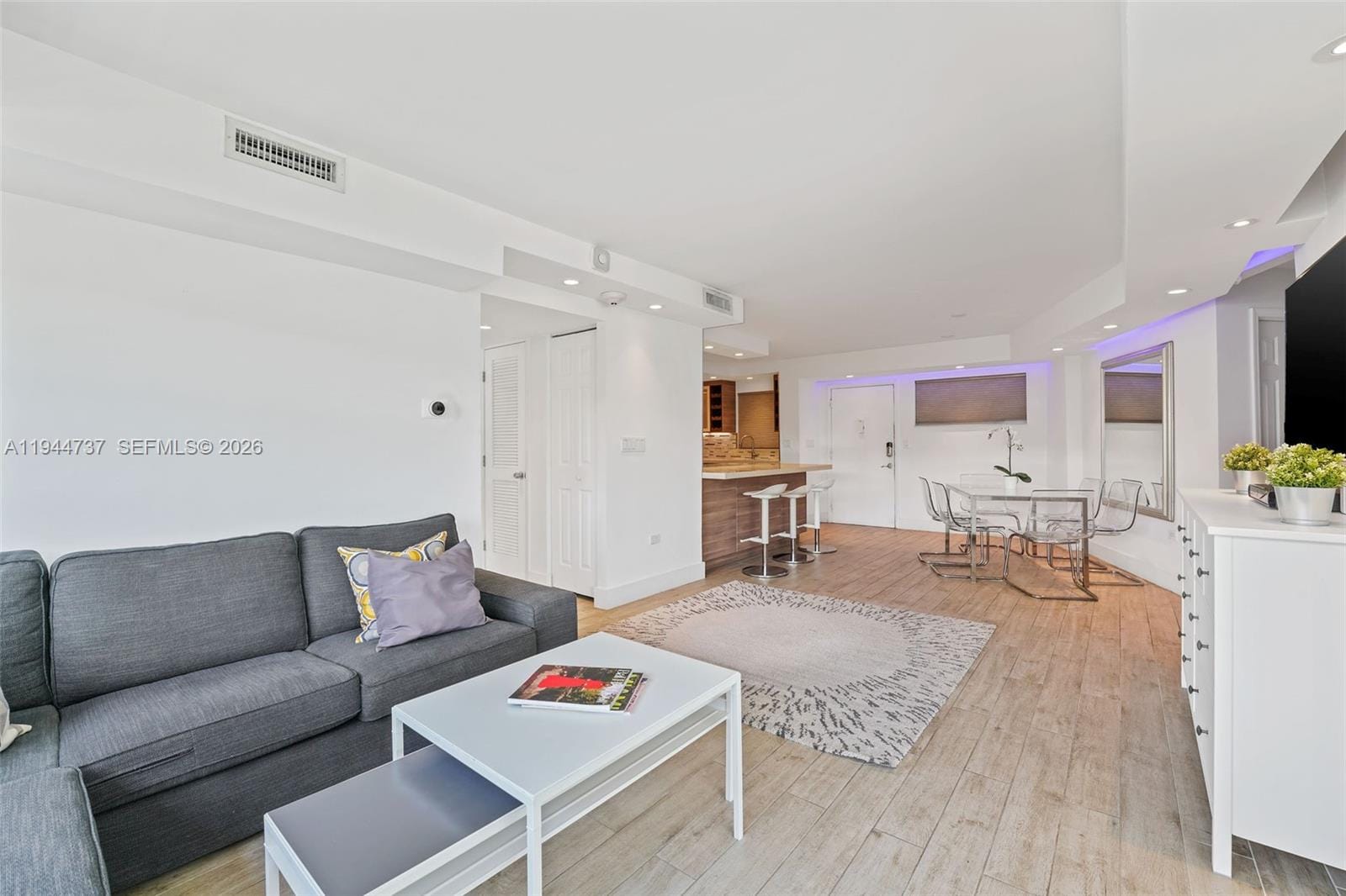 1881 Washington Avenue 5H — photo 8