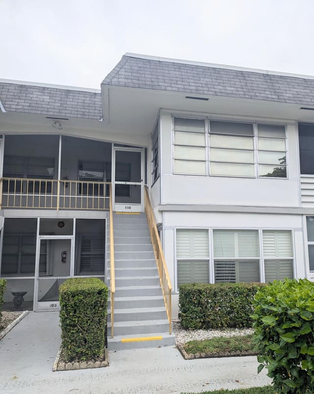 110 Stratford H, West Palm Beach, FL 33417