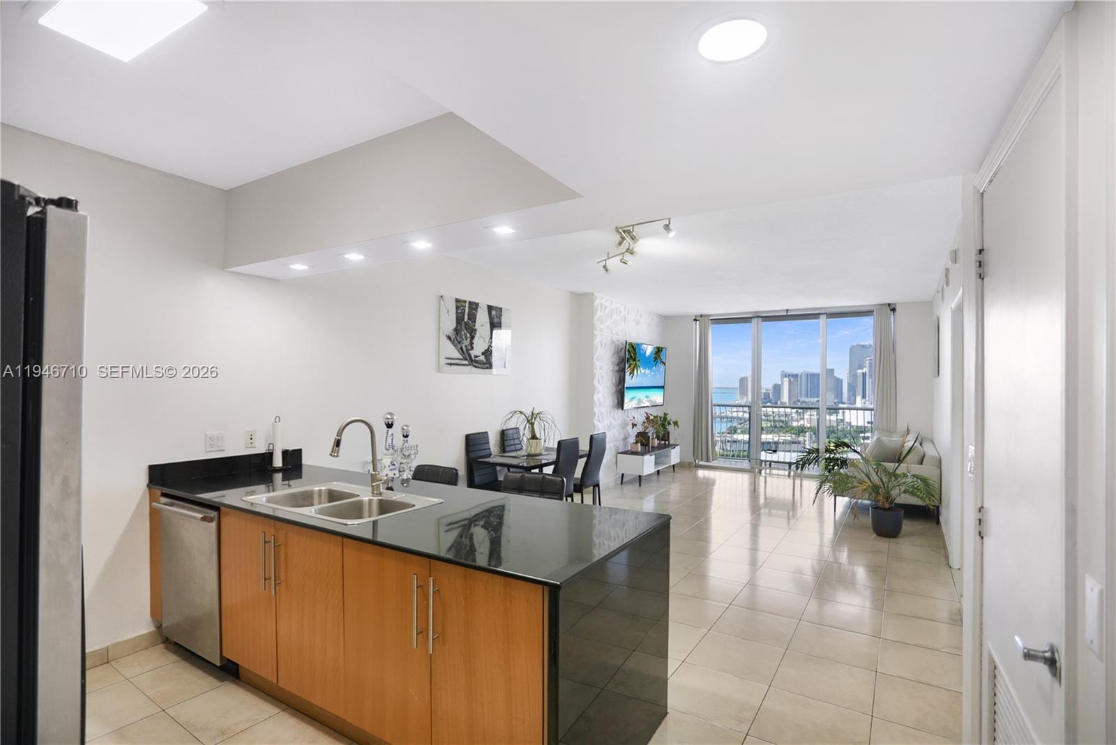 1750 N Bayshore Drive 3210 — photo 2