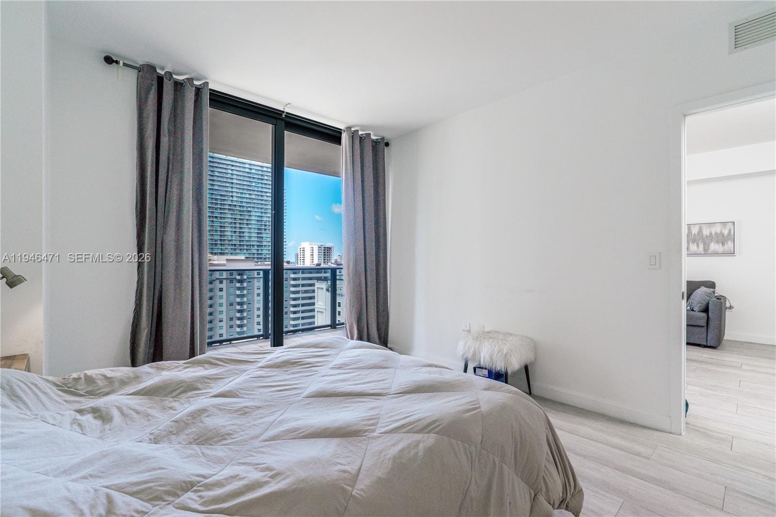 45 SW 9th Street 1205, Miami, FL 33130 photo 16