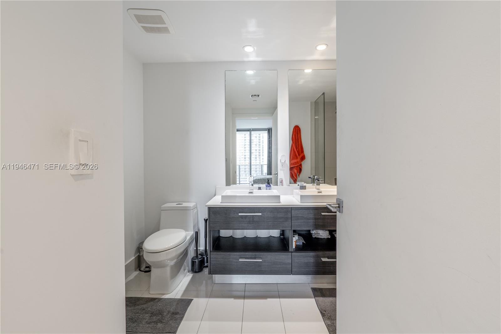 45 SW 9th Street 1205, Miami, FL 33130 photo 17