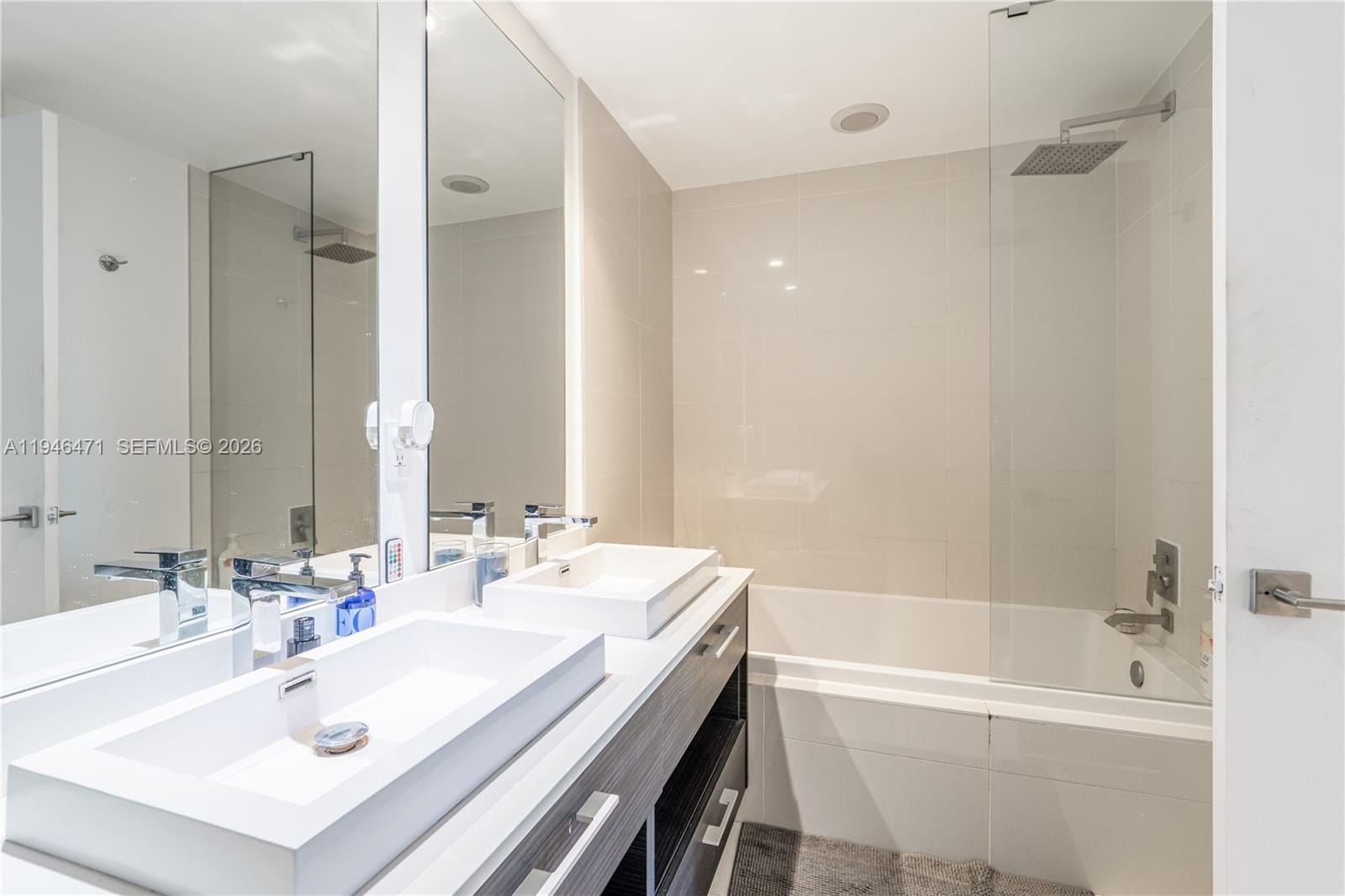 45 SW 9th Street 1205, Miami, FL 33130 photo 18