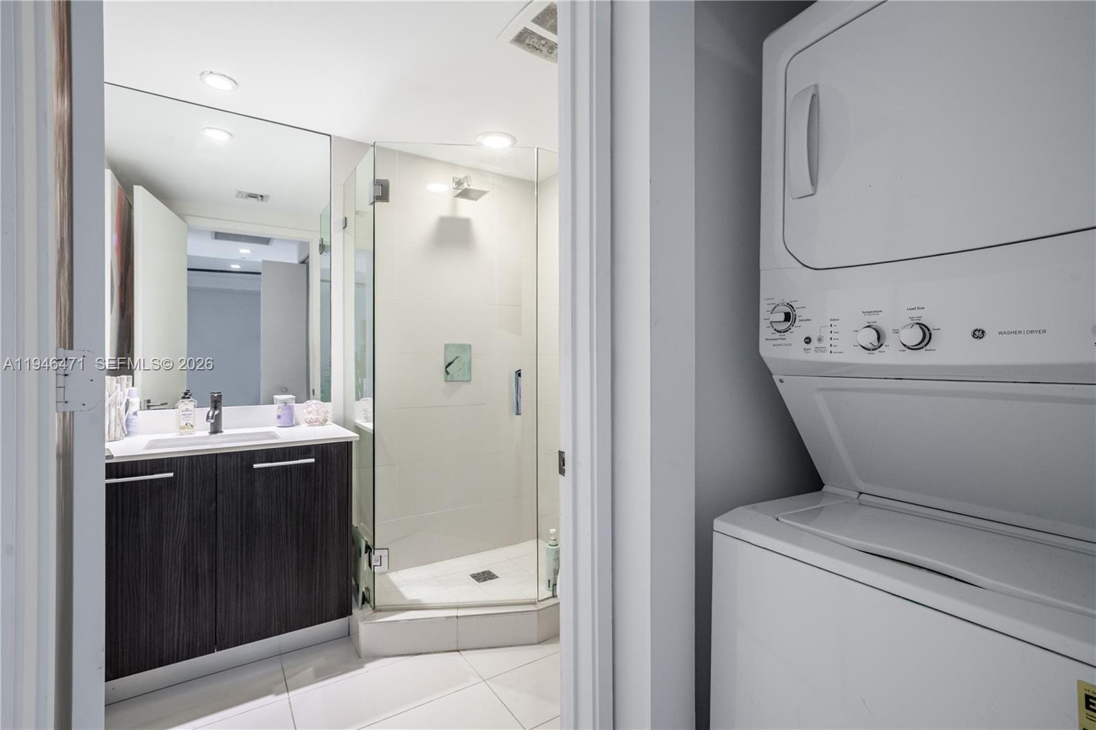 45 SW 9th Street 1205, Miami, FL 33130 photo 19