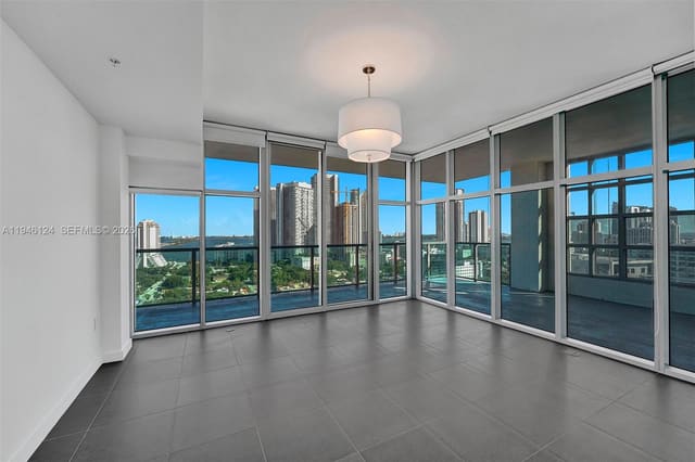 3301 NE 1st Avenue H1812, Miami, FL 33137