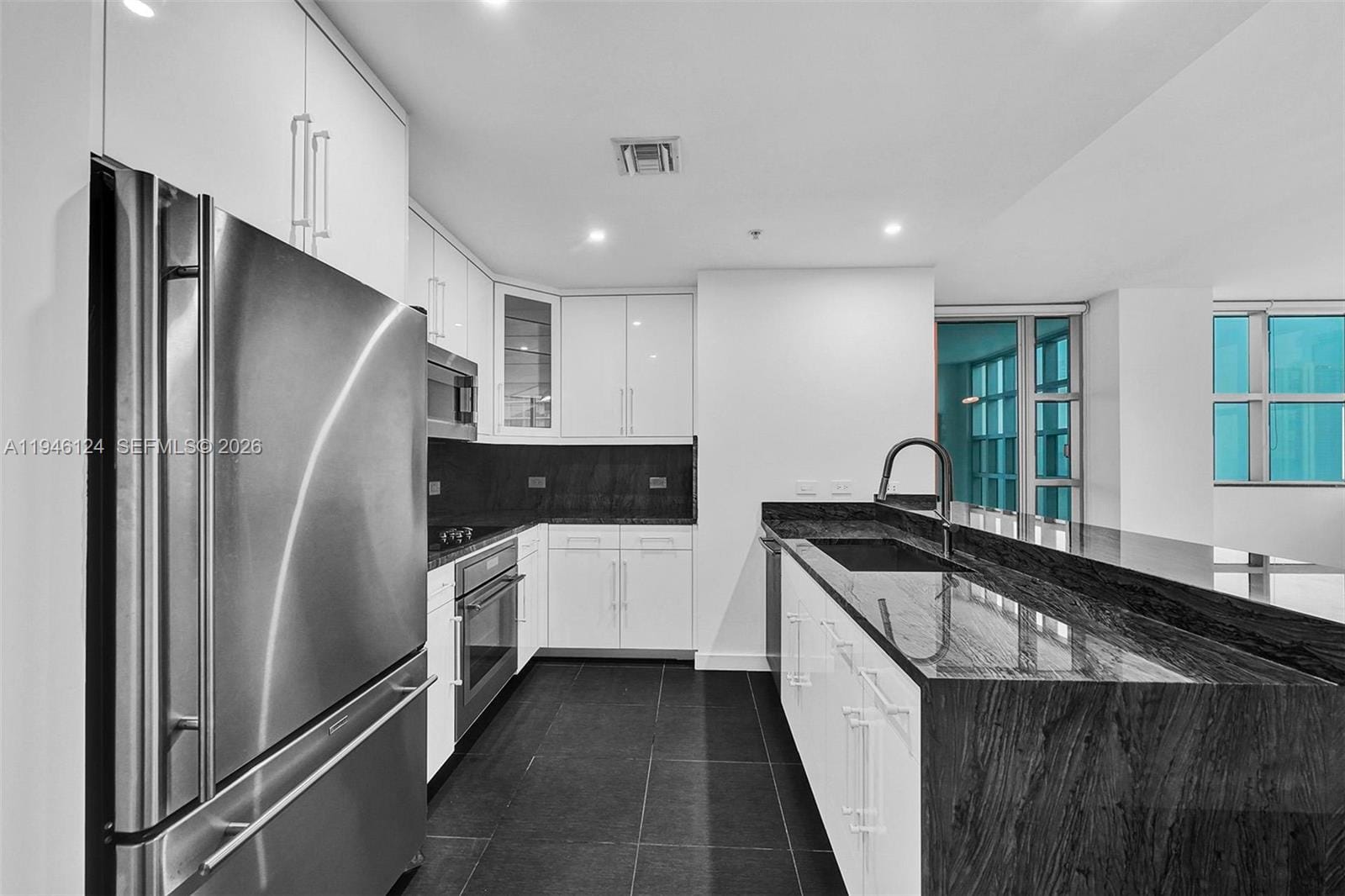 3301 NE 1st Avenue H1812, Miami, FL 33137 photo 4