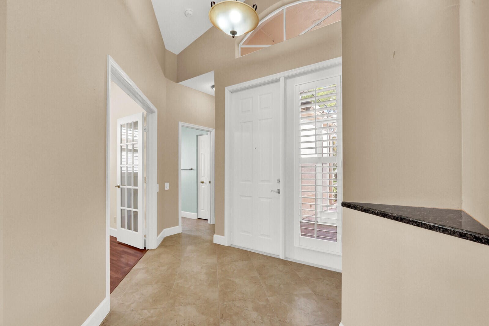 135 NW Lawton Road — photo 4