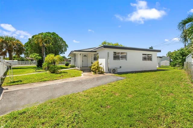 18800 NW 39th Court, sold in Carol City Gardens, Miami Gardens, FL