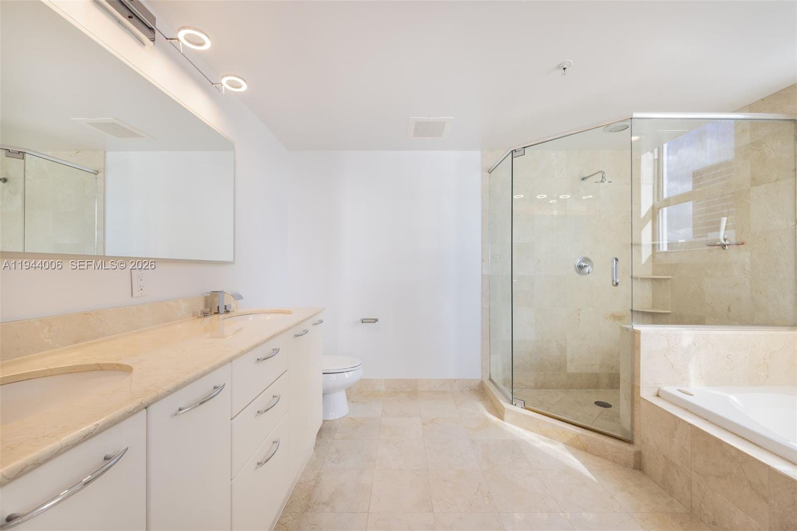 350 SE 2nd Street 870, Fort Lauderdale, FL 33301 photo 16