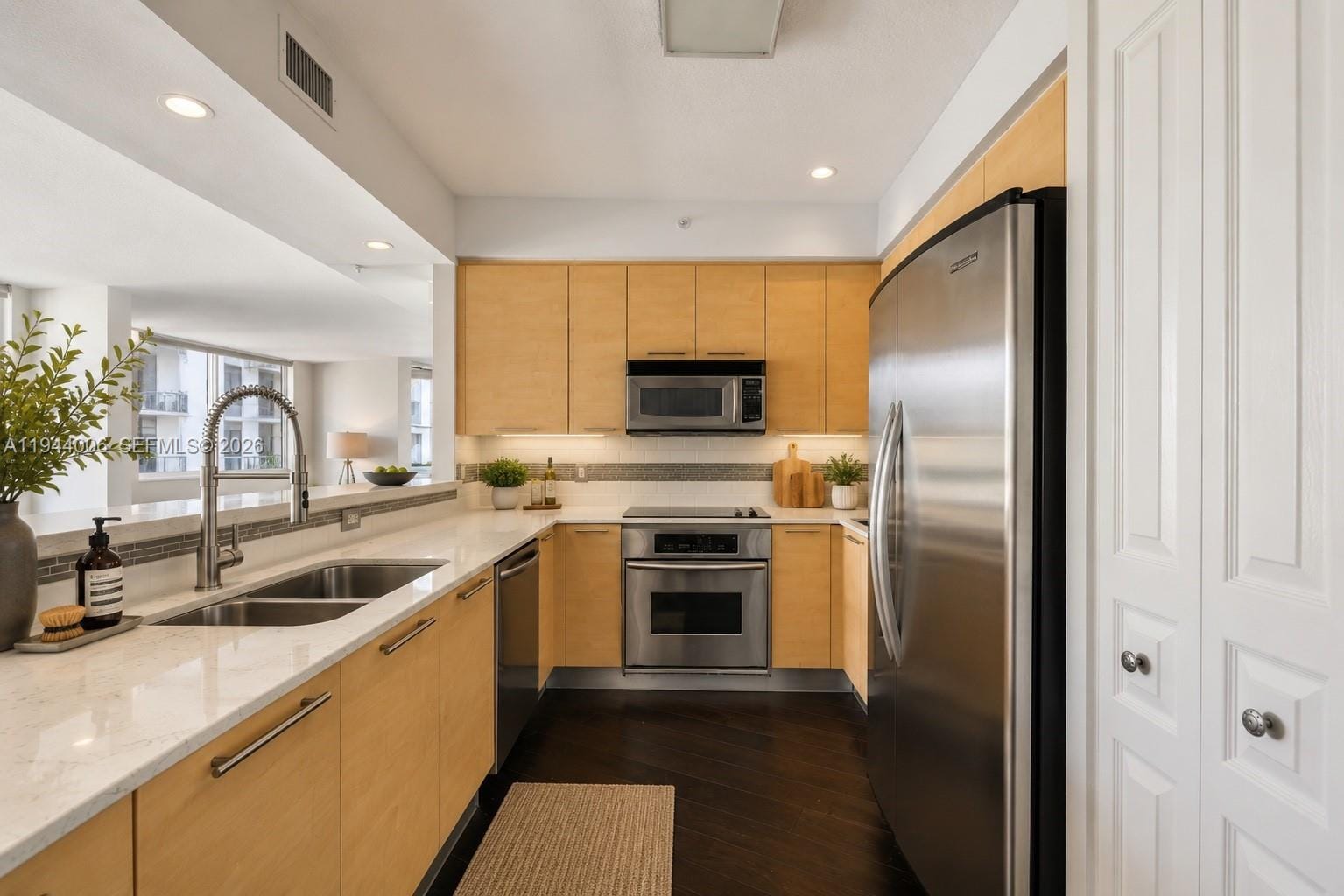 350 SE 2nd Street 870 — photo 8