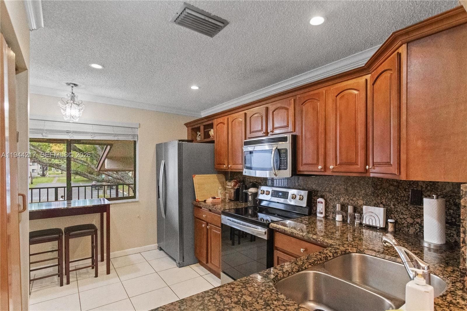 145 S Laurel Drive 606 — photo 7