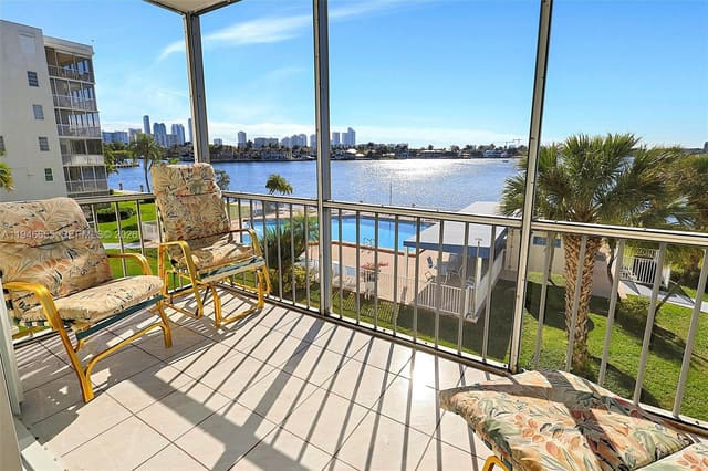 3010 Marcos Drive R311, Aventura, FL 33160