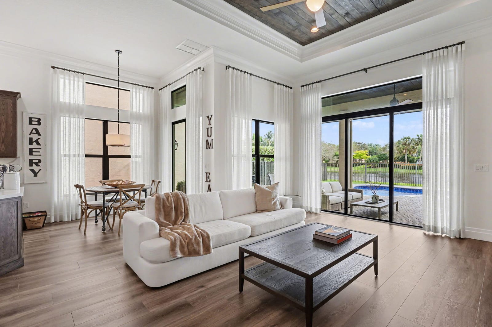9319 Eden Roc Court — photo 8