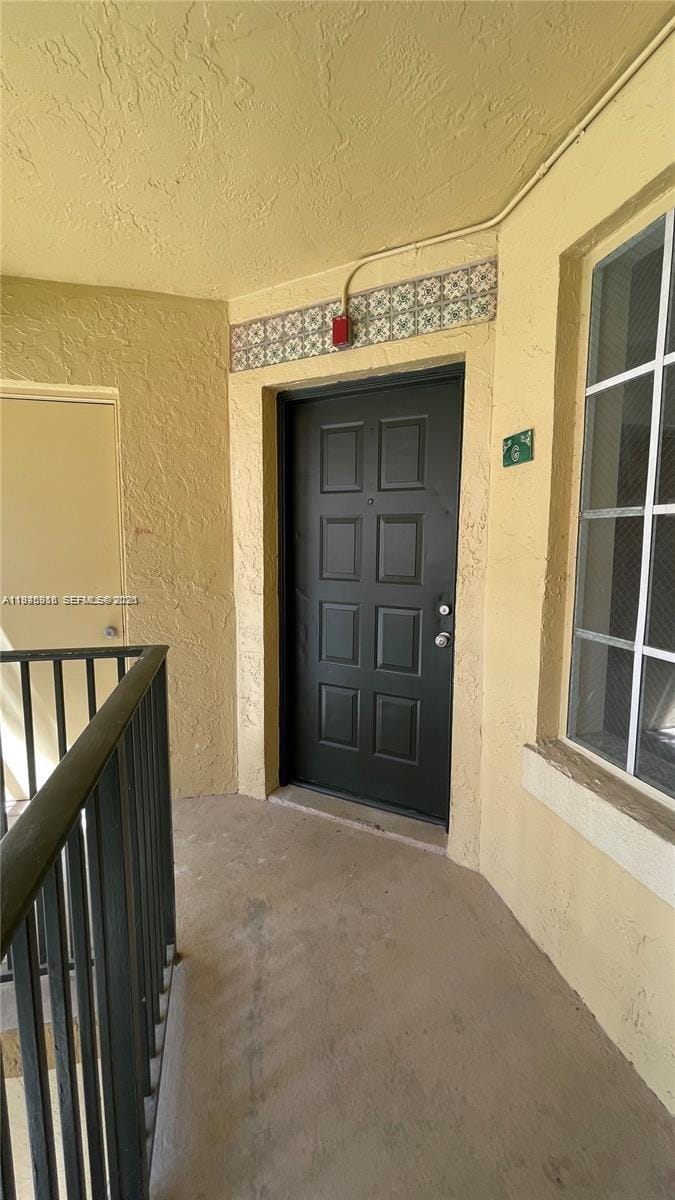 18320 NW 68th Avenue G, Hialeah, FL 33015 photo 2