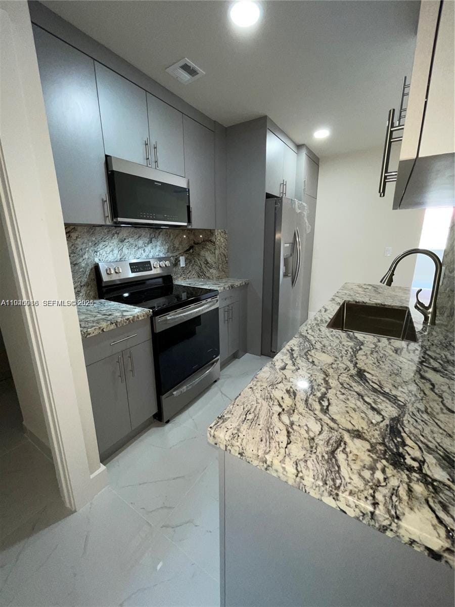 18320 NW 68th Avenue G, Hialeah, FL 33015 photo 16