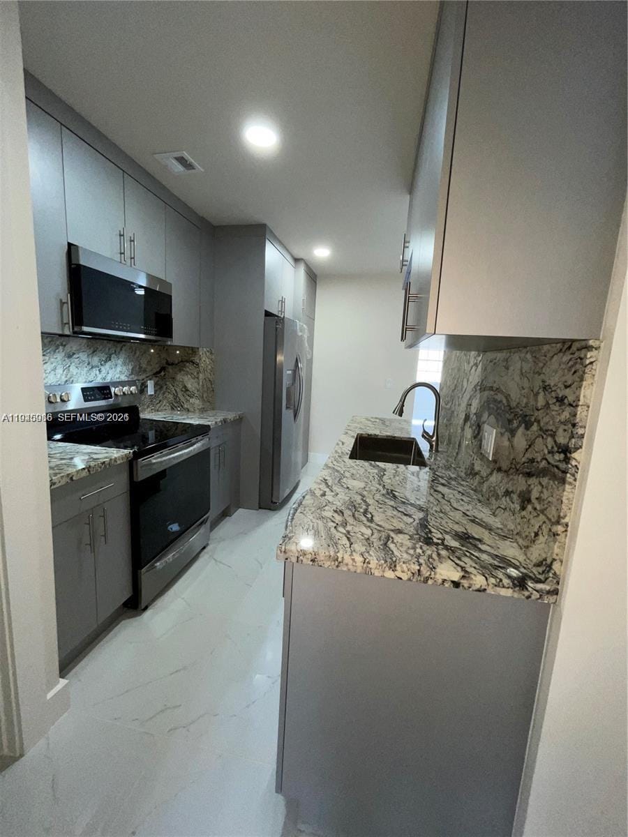 18320 NW 68th Avenue G, Hialeah, FL 33015 photo 22
