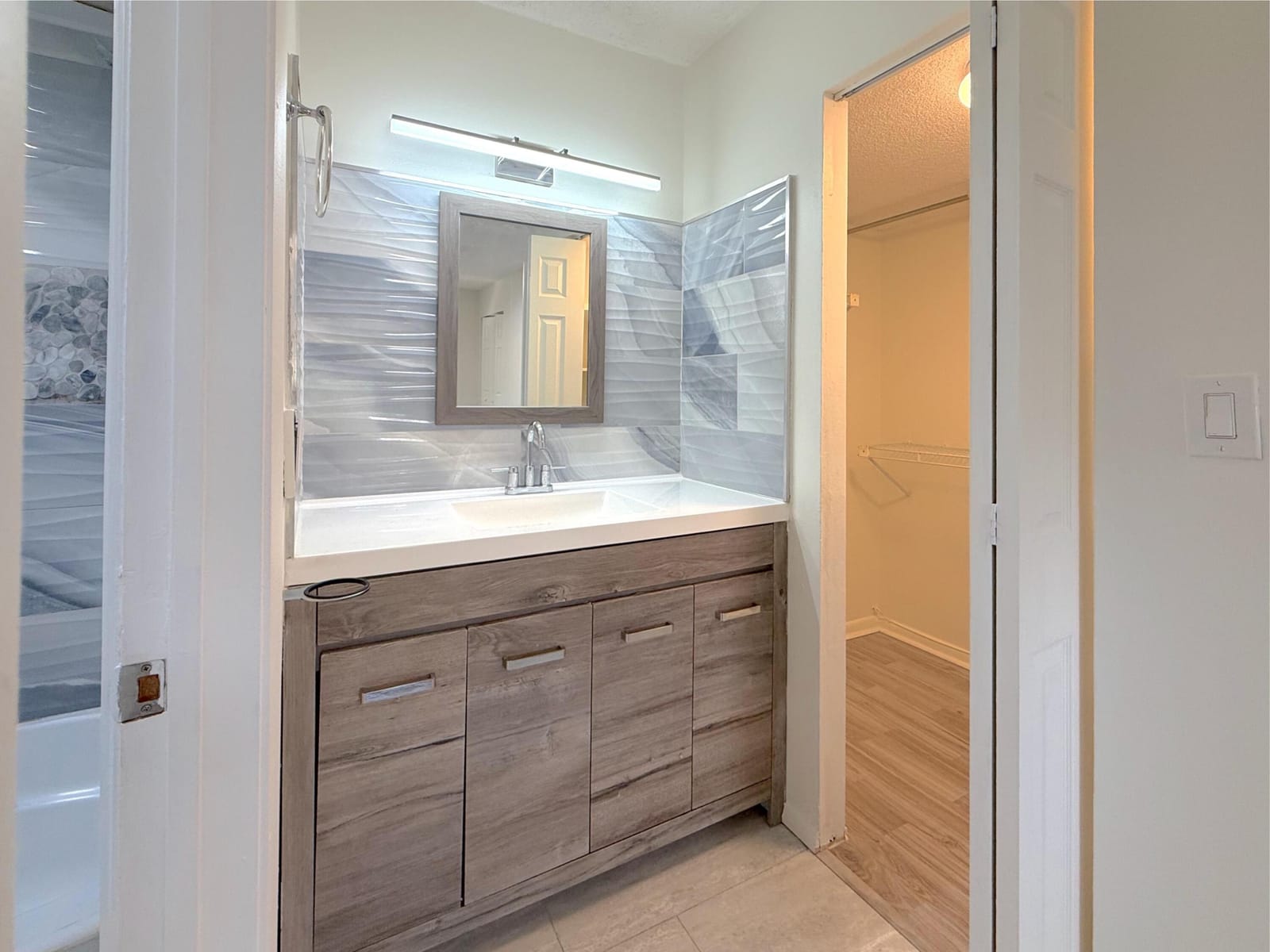 6301 N Falls Cir Drive 303 — photo 11