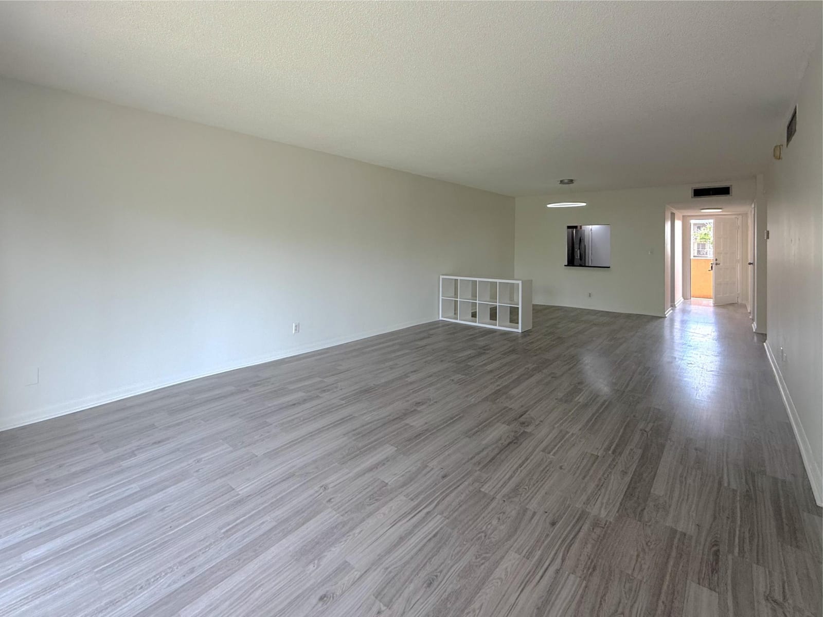 6301 N Falls Cir Drive 303 — photo 7