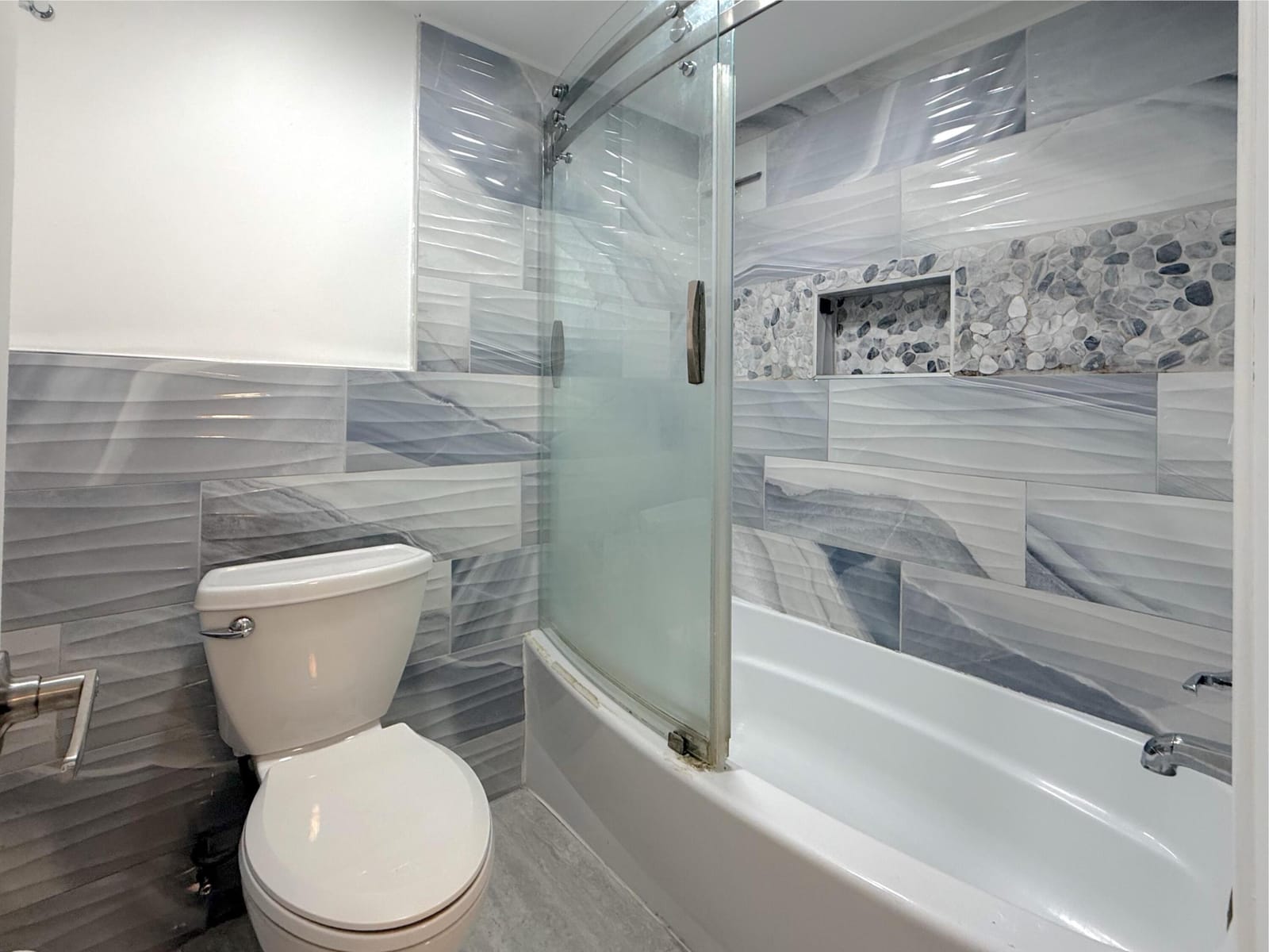 6301 N Falls Cir Drive 303 — photo 10