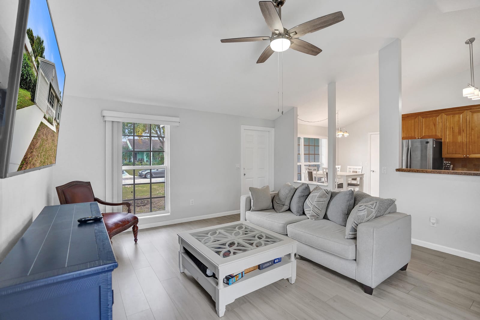 9220 Carma Drive — photo 3