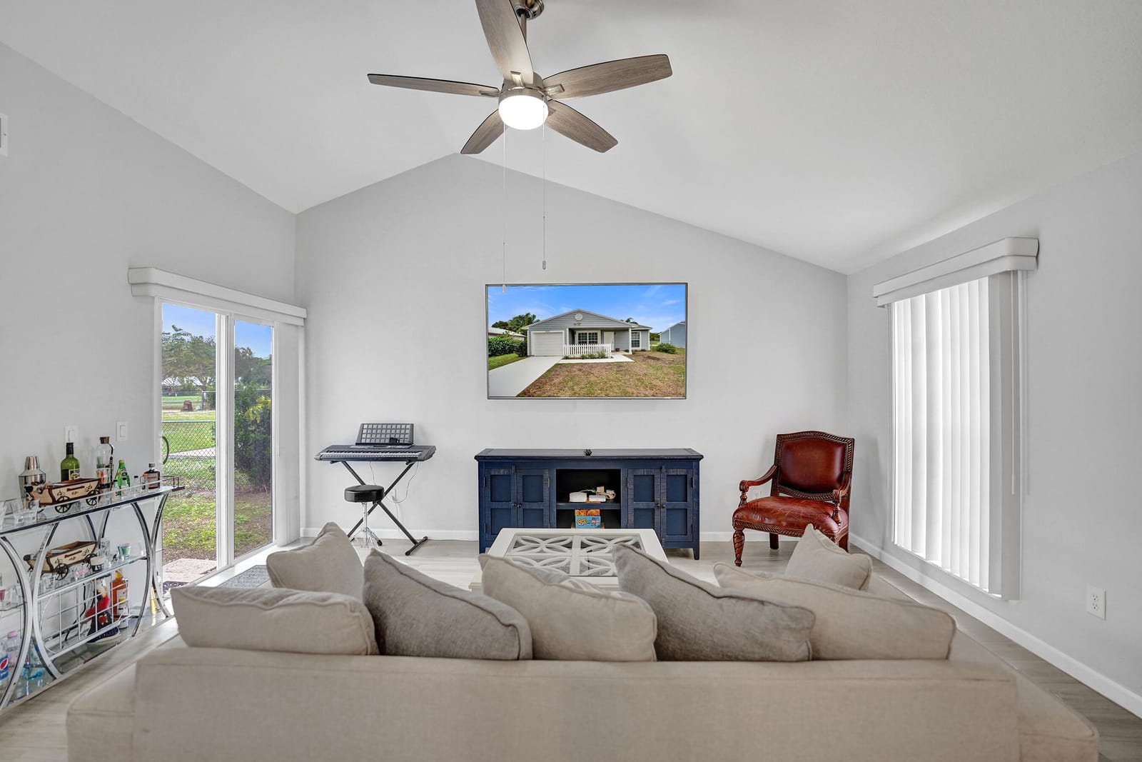 9220 Carma Drive — photo 4