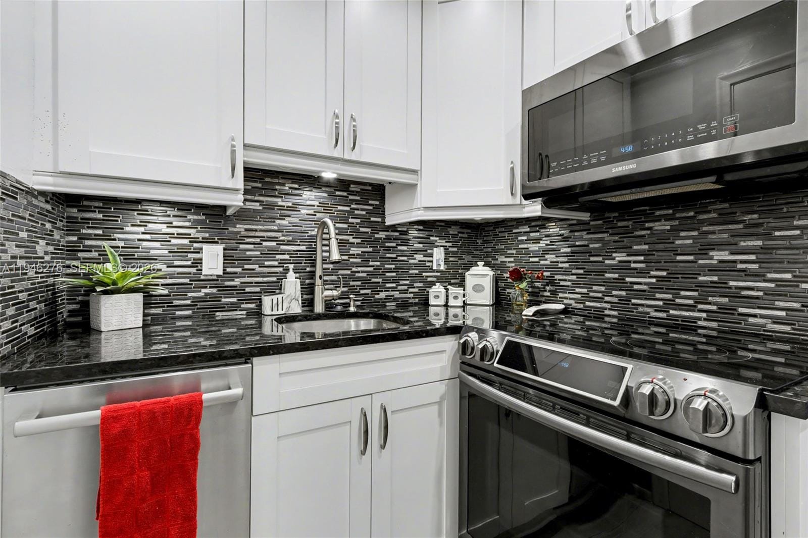 412 S Cypress Road 222 — photo 3