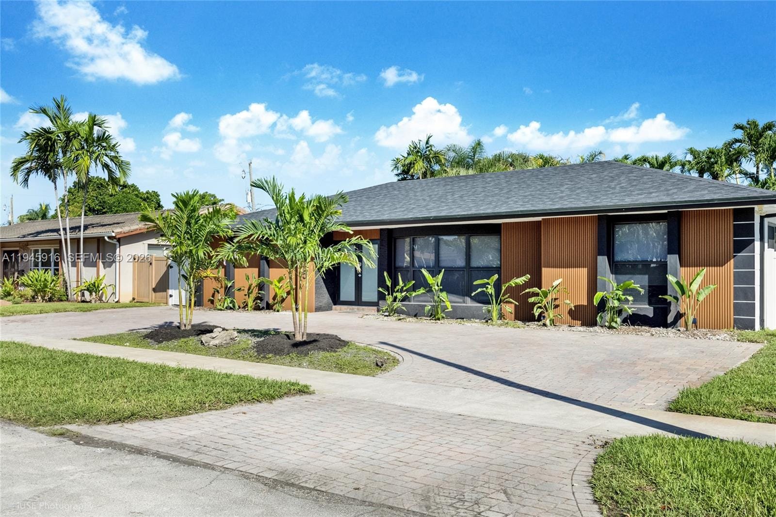 1925 NE 208th Terrace, Miami, FL 33179 photo 2